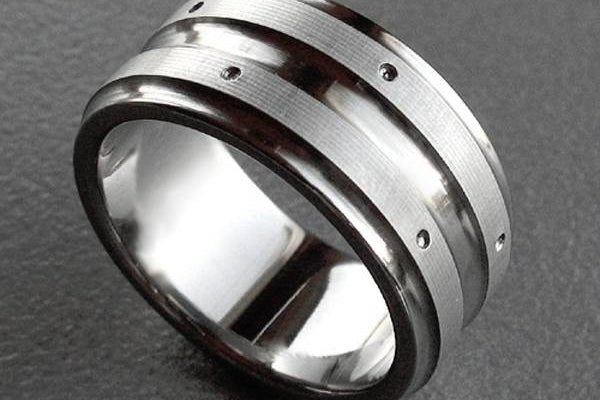 Personalize Your Styles With Custom Stainless Steel Jewelry