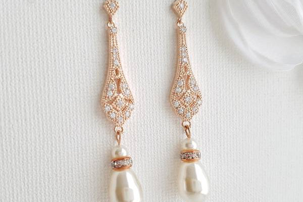 The Timeless Elegance Of Gold Earrings For Weddings