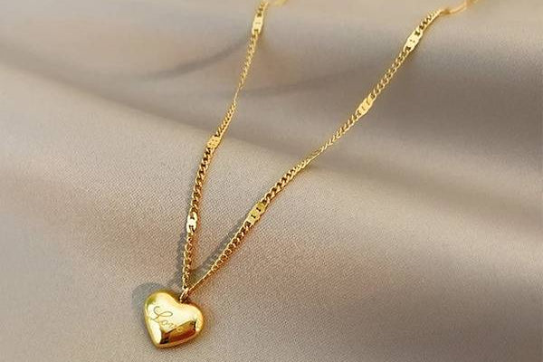 The Ultimate Guide To Choosing The Perfect Heart Necklaces For Women