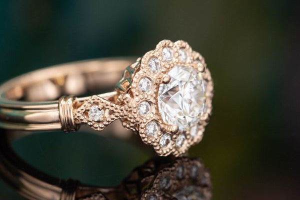 Custom Unique Engagement Rings : The Perfect Symbol Of Your Love